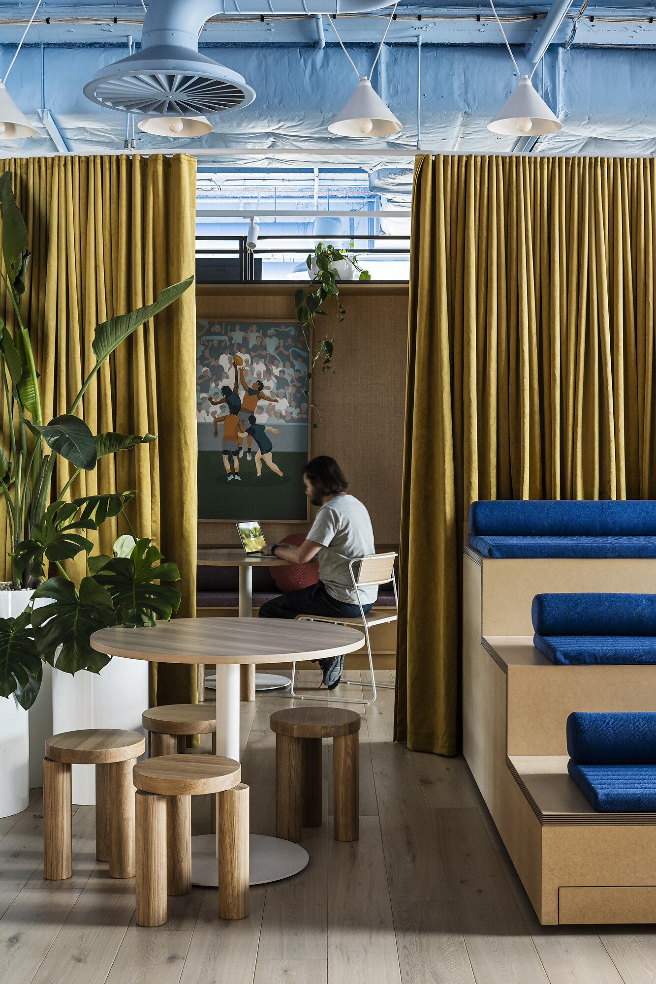 Interior photograph of Elmo Workplace by Tom Blachford